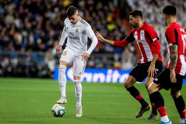 范子铭15+9曾凡博11分 首钢5人上双击败宁波