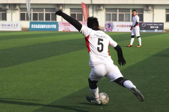 西甲-奥尔莫双响亚马尔助攻 巴萨3-1西班牙人